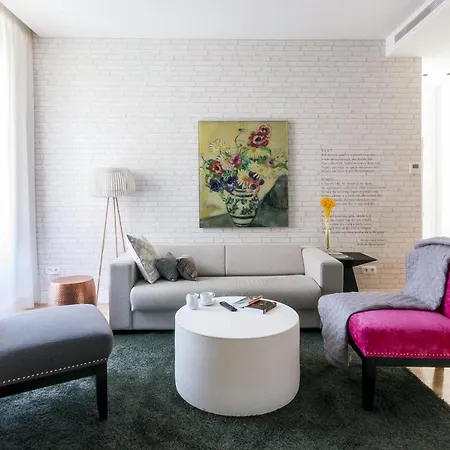 Palacio Conde Miranda Apartment Madrid Exterior photo