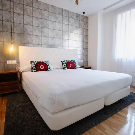 Palacio Conde Miranda Apartment Madrid Exterior photo